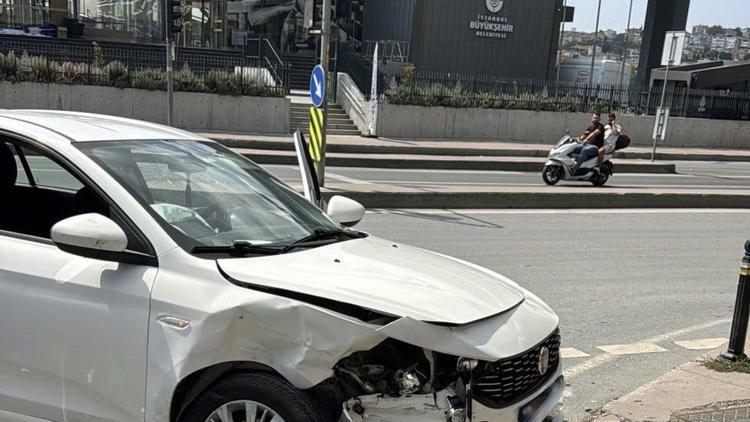 Vedat Milorun içinde bulunduğu otomobil kaza yaptı