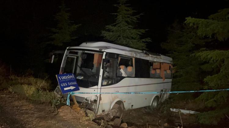 Eskişehir’de polisleri taşıyan minibüs kaza yaptı Yaralılar var