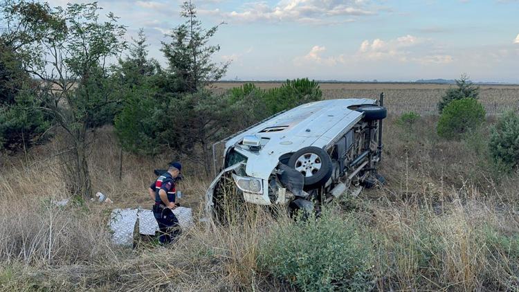 Tekirdağda devrilen minibüste 3 kişi yaralandı