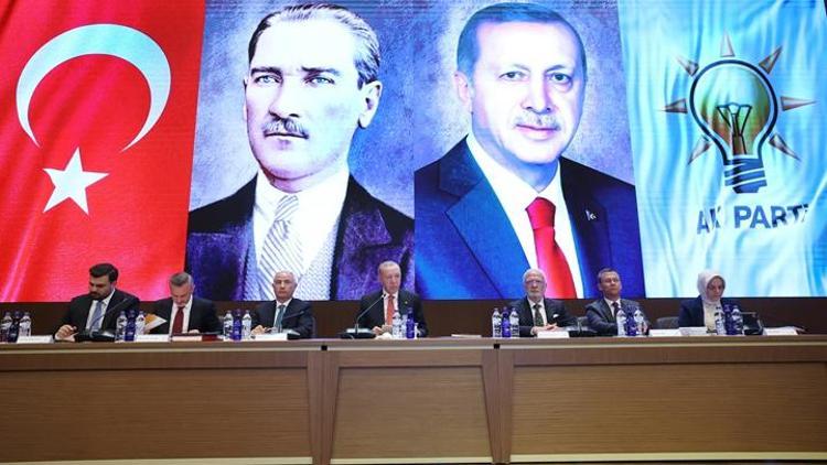 AK Parti MKYK toplandı: AK Partide kongre süreci başladı