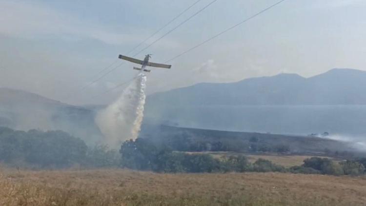 Erdekte ot yangını; 100 dönüm alan zarar gördü