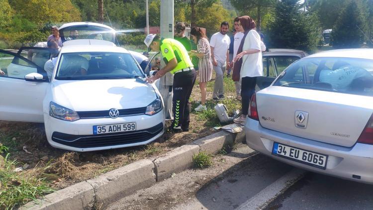 2 otomobil çarpıştı; 3ü hemşire 7 yaralı