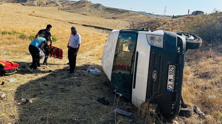 Şırnakta minibüs devrildi: 6 yaralı