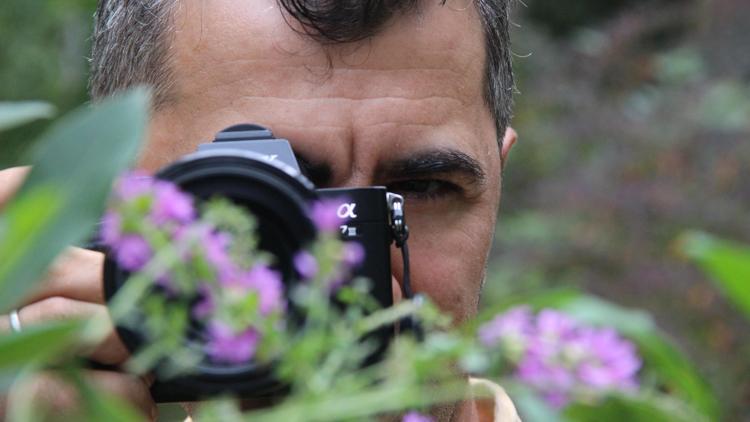 Çocukluk hayali bitki fotoğrafçılığı sayesinde memur olduğu üniversiteye akademisyen olarak atandı