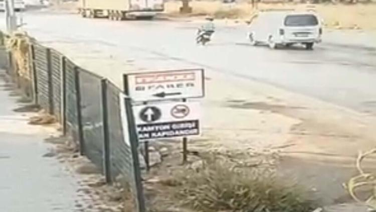 Motosikletin TIRa çarptığı, 1 kişinin öldüğü, 1 kişinin de yaralandığı kaza kamerada