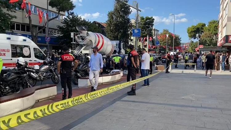 Bakırköy’de beton mikserinin çarptığı bisiklet sürücüsü hayatını kaybetti