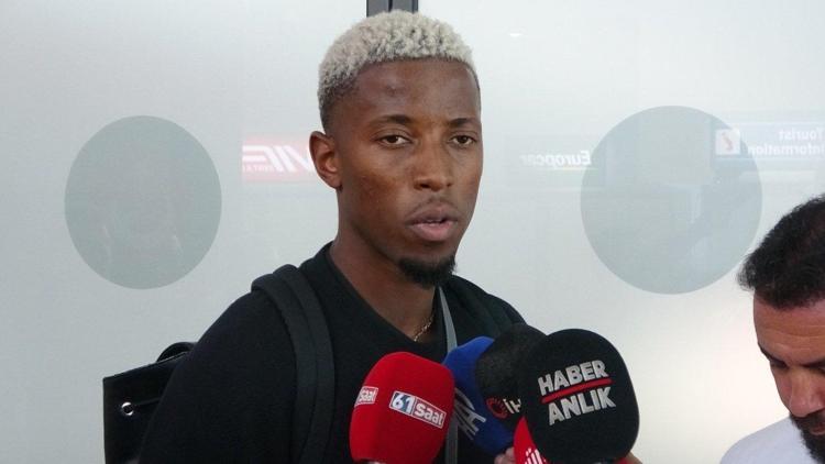 Trabzonsporun yeni transferi Simon Banza, kente geldi