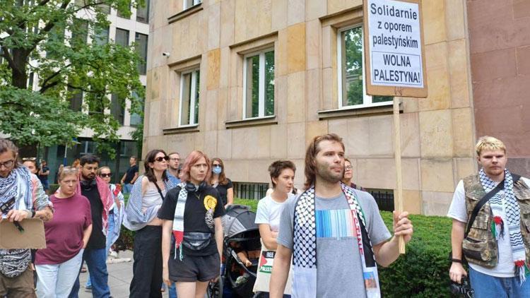 Blinkena Varşovada Gazze protestosu