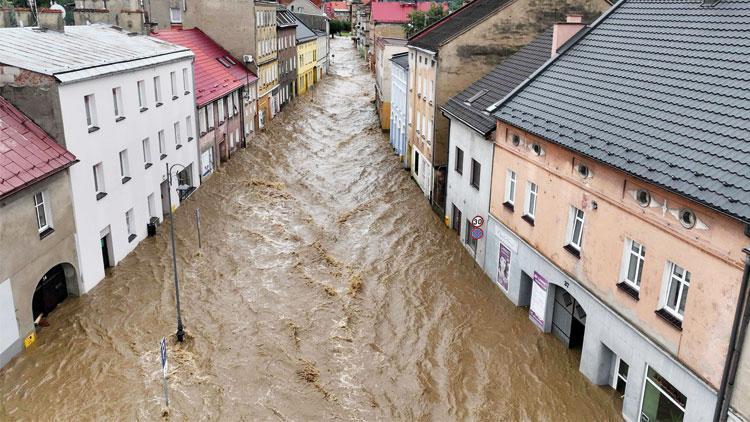 Avrupa’yı ‘Boris’ vurdu Avusturya ve Almanyada alarm