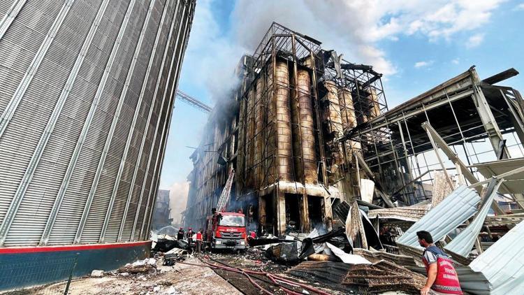 Makarna fabrikasında patlama: 1 kişi ölü bulundu, 30 yaralı