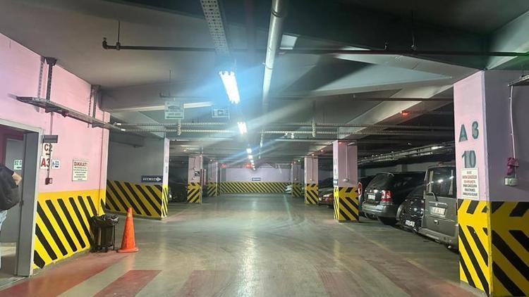 Pembe otopark göreni şaşırtıyor