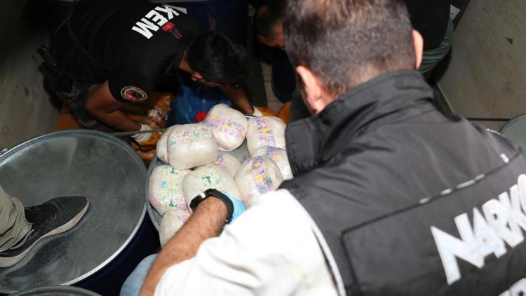 Mersin’de 262 kilo metamfetamin yakalandı