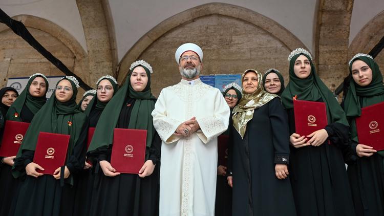 Diyanet İşleri Başkanı Erbaş: Kuran ahlakını yeni nesillere anlatmak zorundayız