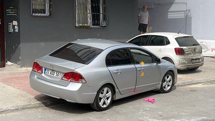 Mersinde otomobile silahlı saldırı: Ağabey hayatını kaybetti, kardeşi ağır yaralı