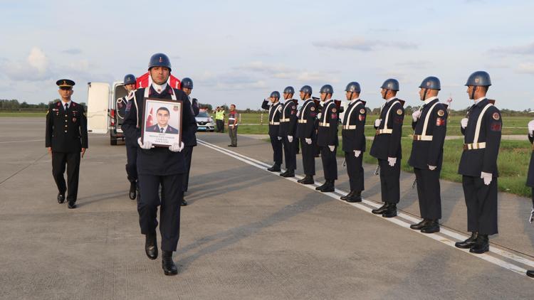 ‘Dur’ ihtarına uymayan motosikletlinin çarptığı astsubay şehit oldu (2)