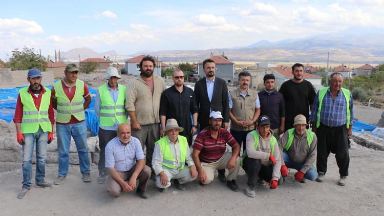 İç Anadolunun en büyük mozaik kazı çalışmasında, yapının güney cephesi ortaya çıkarıldı