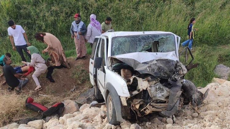 Şanlıurfada yolcu minibüsü ile hafif ticari araç çarpıştı: 1 ölü, 8 yaralı