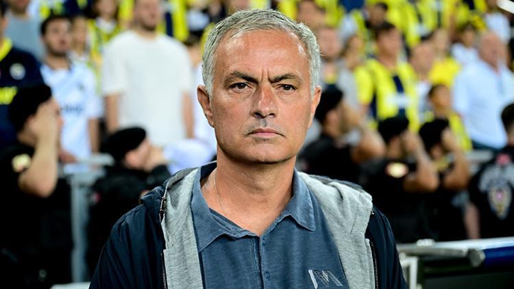 Jose Mourinho basın toplantısına katılmadı Okan Burukun konuşması uzayınca...