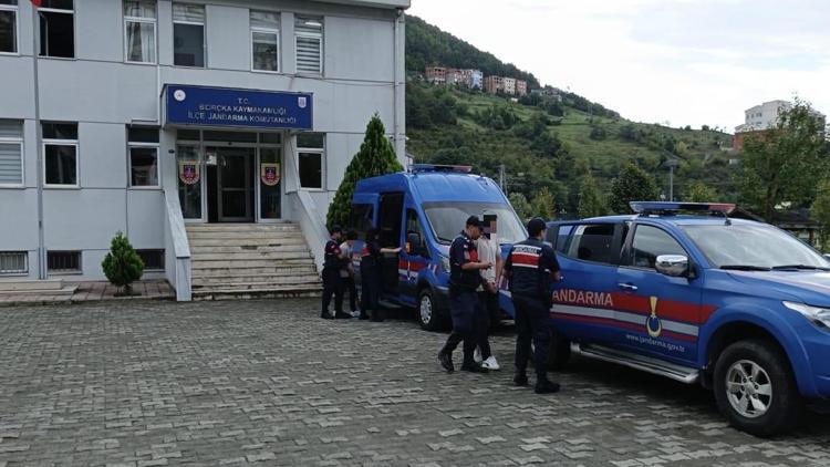 Artvin’de 15,5 kilogram esrar ele geçirildi; operasyon kamerada