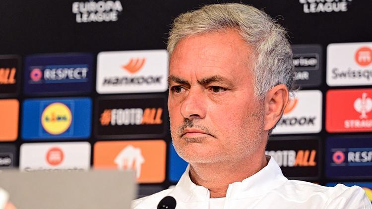 Jose Mourinho: 70 dakika kapıda bekletilmek bana saygısızlık