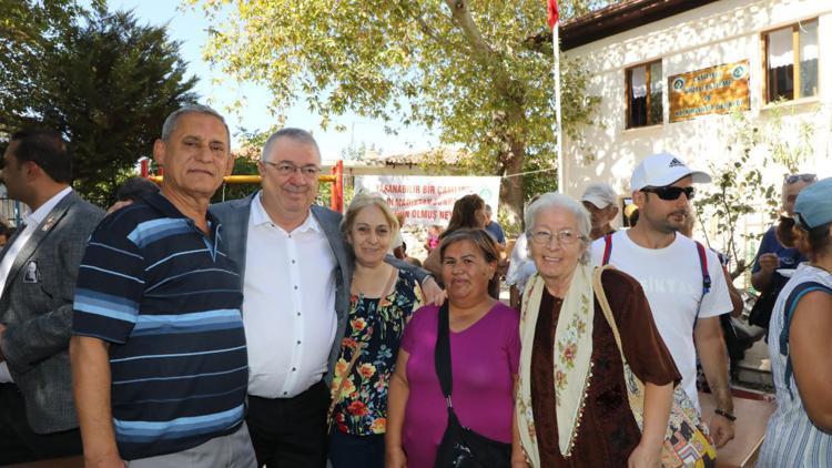 Tuncel Kurtiz ölümünün 11inci yıldönümünde mezarı başında anıldı