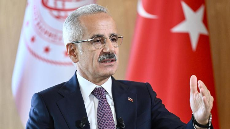 Bakan Uraloğlundan açıklama: Rize-Artvin Havalimanı’nda 2 milyon 400 bine yakın yolcu seyahat etti