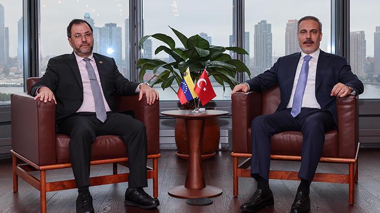 Bakan Fidan, Venezuela Dışişleri Bakanı Gil ile bir araya geldi