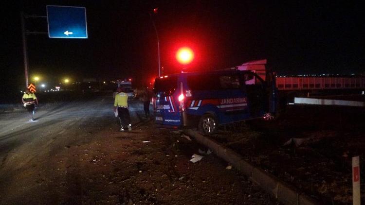 Malatyada askeri araç otomobille çarpıştı: 5i asker 7 yaralı