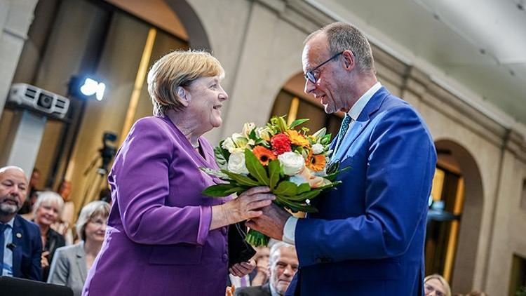 Merkel’den barış sinyali