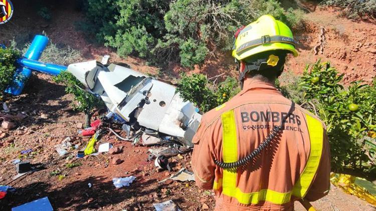 İspanyada korkunç kaza: Helikopter yüksek gerilim hattına çarptı