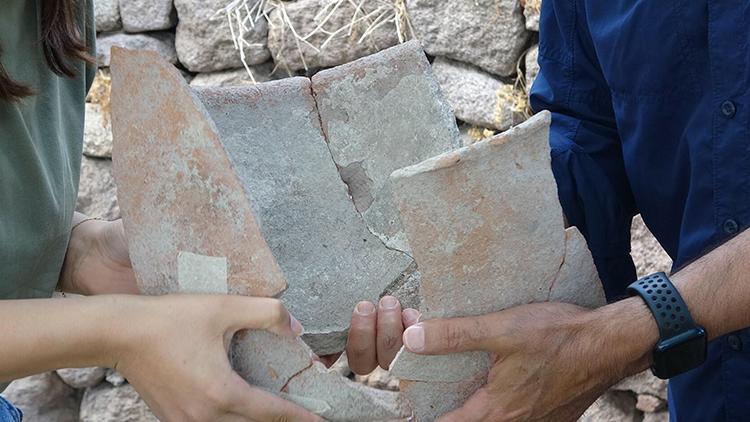 Çanakkaledeki kazıda çıkarıldı: 1700 yıl önce kullanıp çöpe atmışlar... Bu buluntular bizim için çok önemli