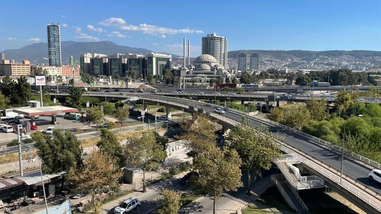 İzmir açıklarında 4 büyüklüğünde deprem