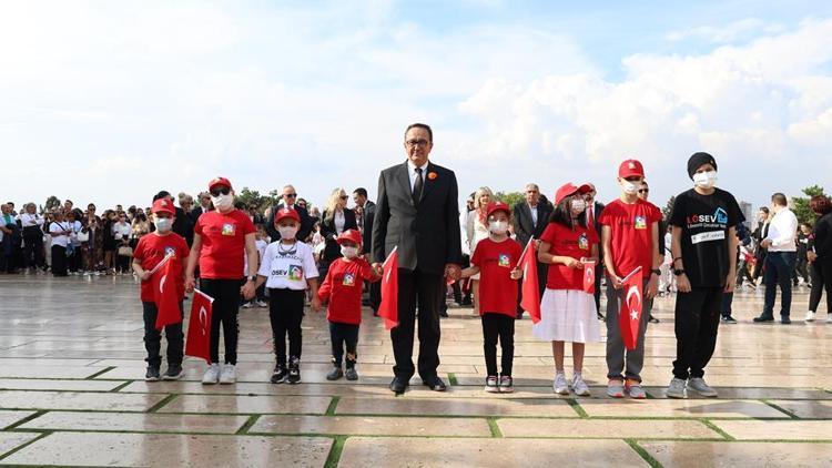 LÖSEV ailesi Anıtkabir’de