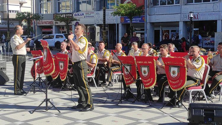 Akdeniz Bölge Bandosundan 100üncü yıl konseri