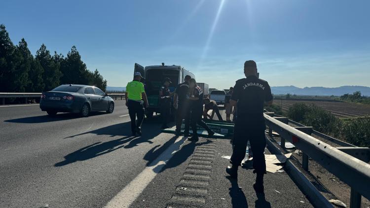 TIR ile kamyonet kazası ardından bölgeye giden cenaze aracı da traktörle çarpıştı: 2 ölü, 4 yaralı