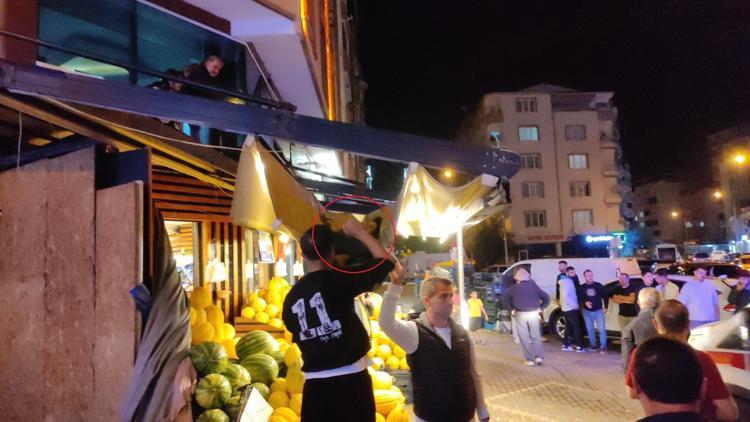 Bursada 6ncı kattaki balkondan manavın brandasına düşen kadın, ağır yaralandı