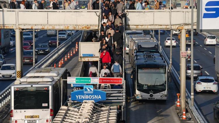 İstanbulda sabah trafik yoğunluğu