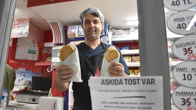 Askıda tost çocukların yüzünü güldürdü