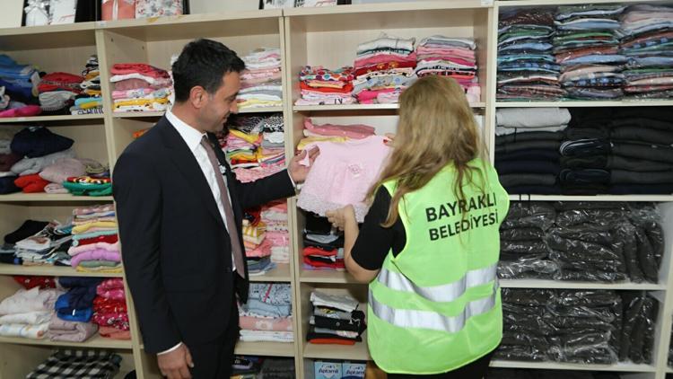 Bayraklıda sosyal market açıldı