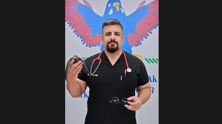 Kuş Veterineri Burak Uçar doğa kanatlılarının yanında