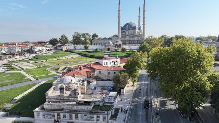 Edirnedeki Havlucular Hanı ve Mezit Bey Hamamında restorasyon çalışmaları sürüyor