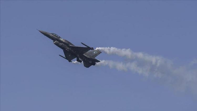 F-18 savaş uçağı düştü: Pilot hayatını kaybetti