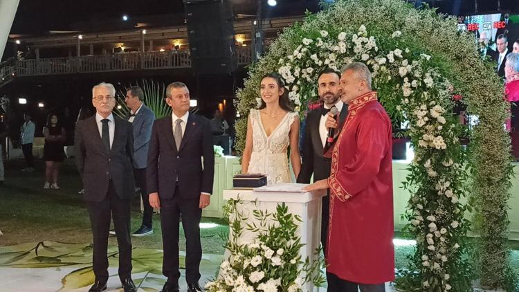 Özgür Özel, Hatayda nikah şahitliği yaptı