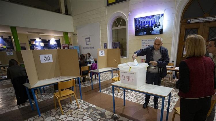 Bosna Hersekte halk sandık başında...