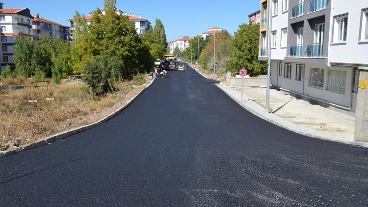 Şabanözü Belediyesinin asfalt çalışmaları sürüyor