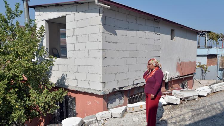 Çöp kamyonunun evinin duvarını yıktığı çift, zararın karşılanmasını istiyor