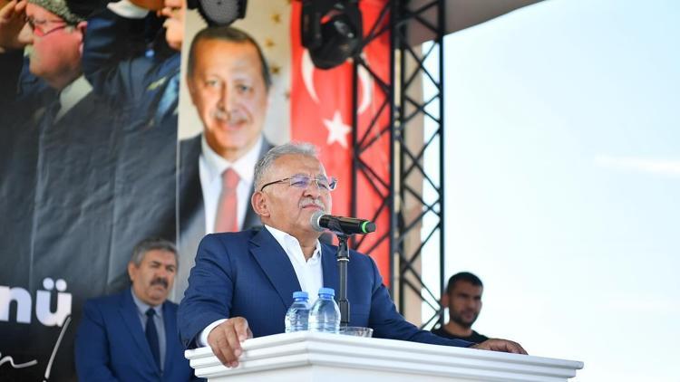 Büyükşehir Belediyesinden üniversitede öğrencisi olan ailelere 5 bin TL yardım