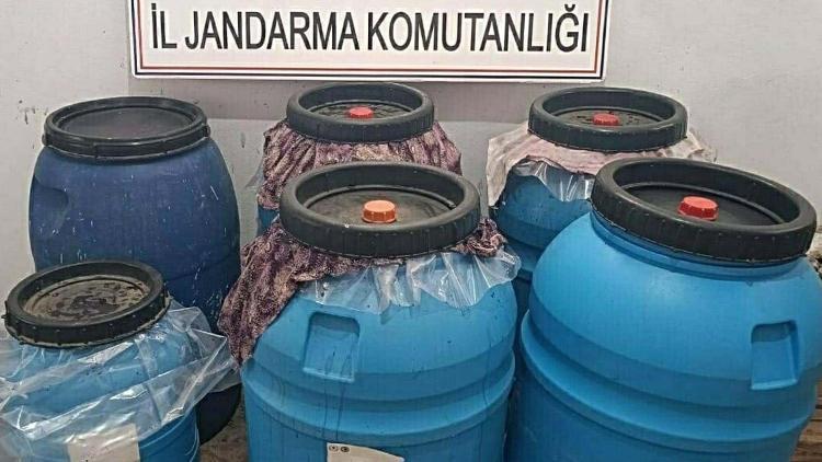 Evinde 520 litre kaçak şarap ile yakalanıp, gözaltına alındı