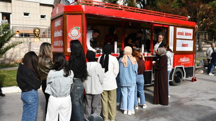 Amasya Belediyesinden ‘Mobil İkram Aracı’yla öğrencilere çorba ikramı