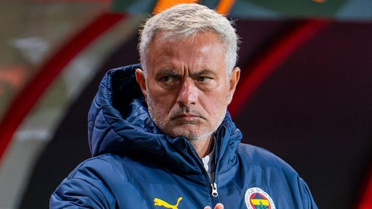 Fenerbahçede Jose Mourinho kararını verdi Kadroda değişime gidecek